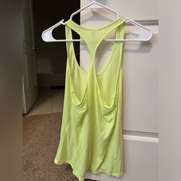 Women’s Under Armour Tank Top - Picture 4 of 4